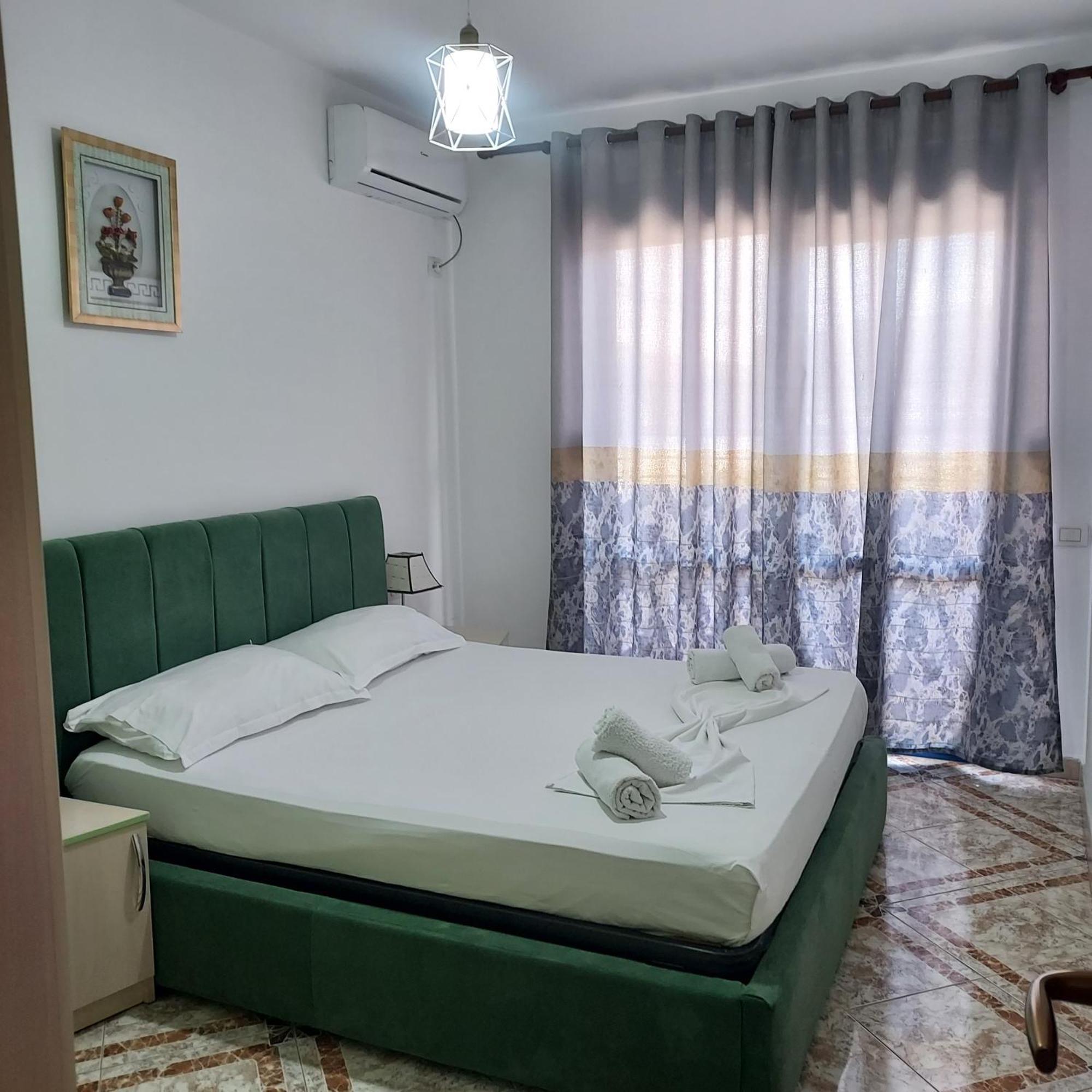 Martin Ferraj Riviera Apartment Vlore Bagian luar foto