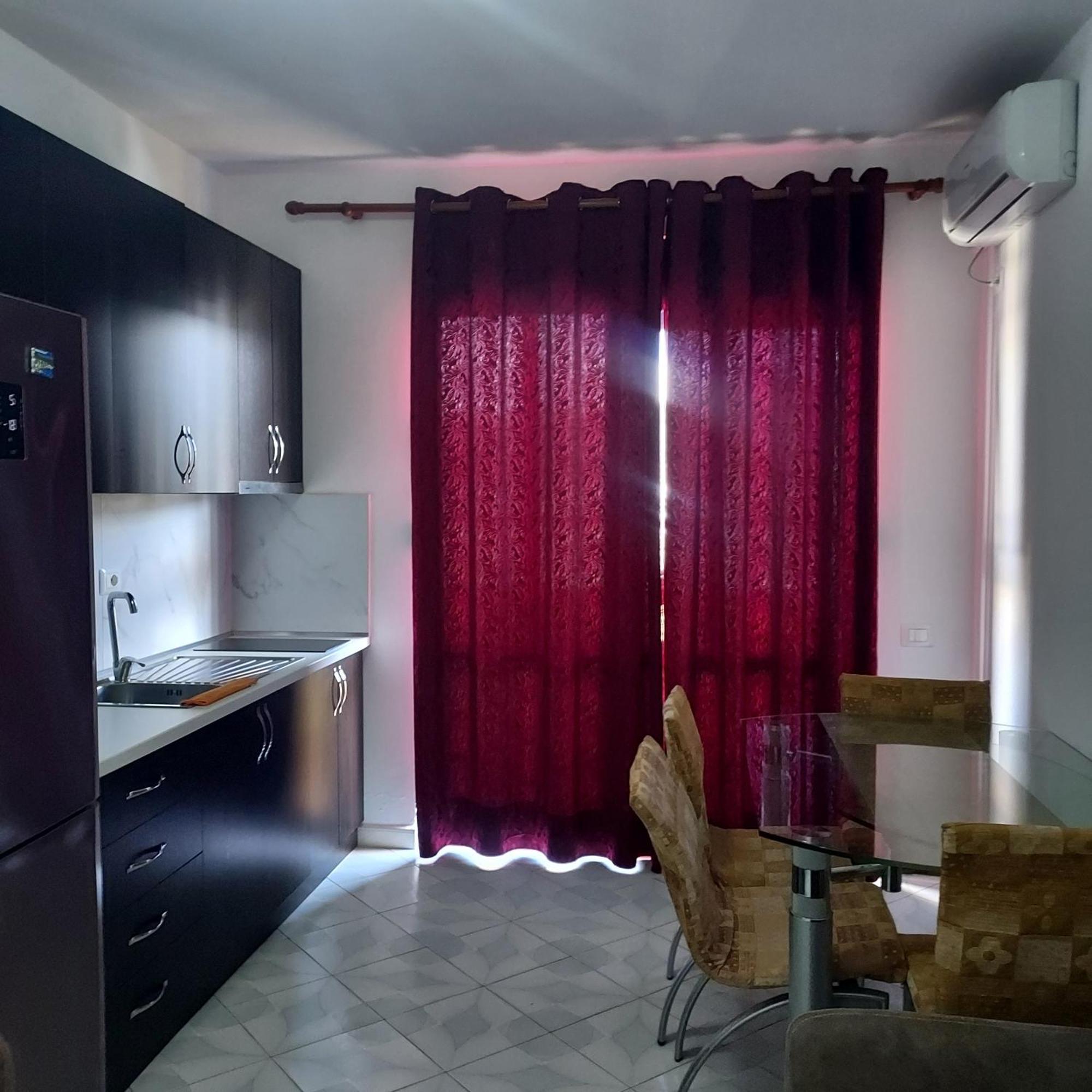 Martin Ferraj Riviera Apartment Vlore Bagian luar foto